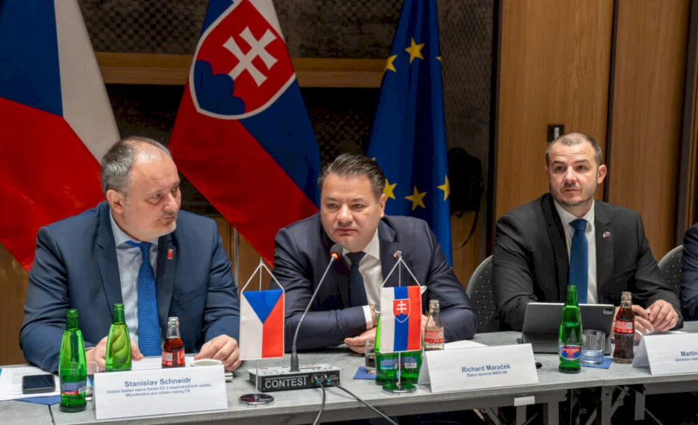 Slovensko a Česko posilňujú cezhraničnú spoluprácu: V Jasnej rokovala medzivládna komisia pre cezhraničnú spoluprácu