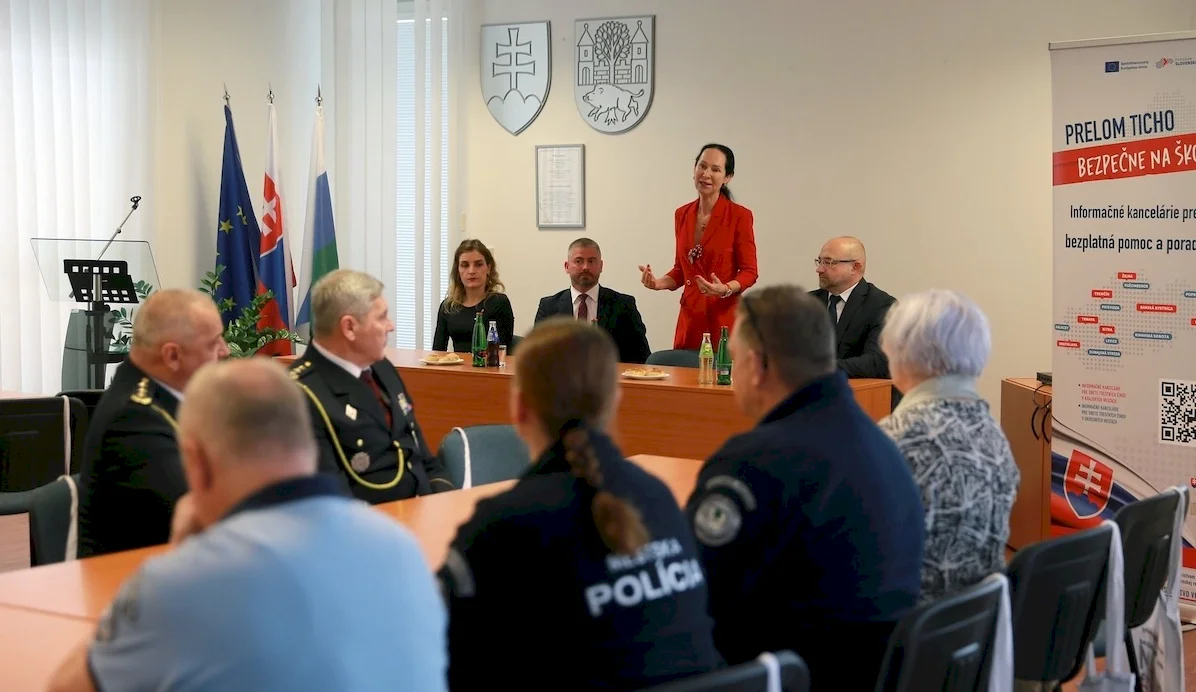 Na Slovensku pribúdajú informačné kancelárie pre obete trestných činov: MV SR otvorilo informačnú kanceláriu v Malackách