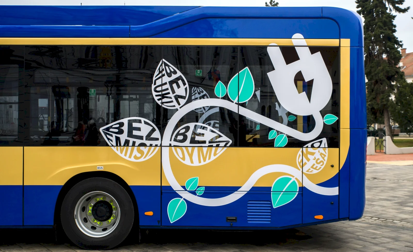 Deň Zeme: Každý autobus plný cestujúcich znamená menej áut, menej emisií a čistejšie ovzdušie