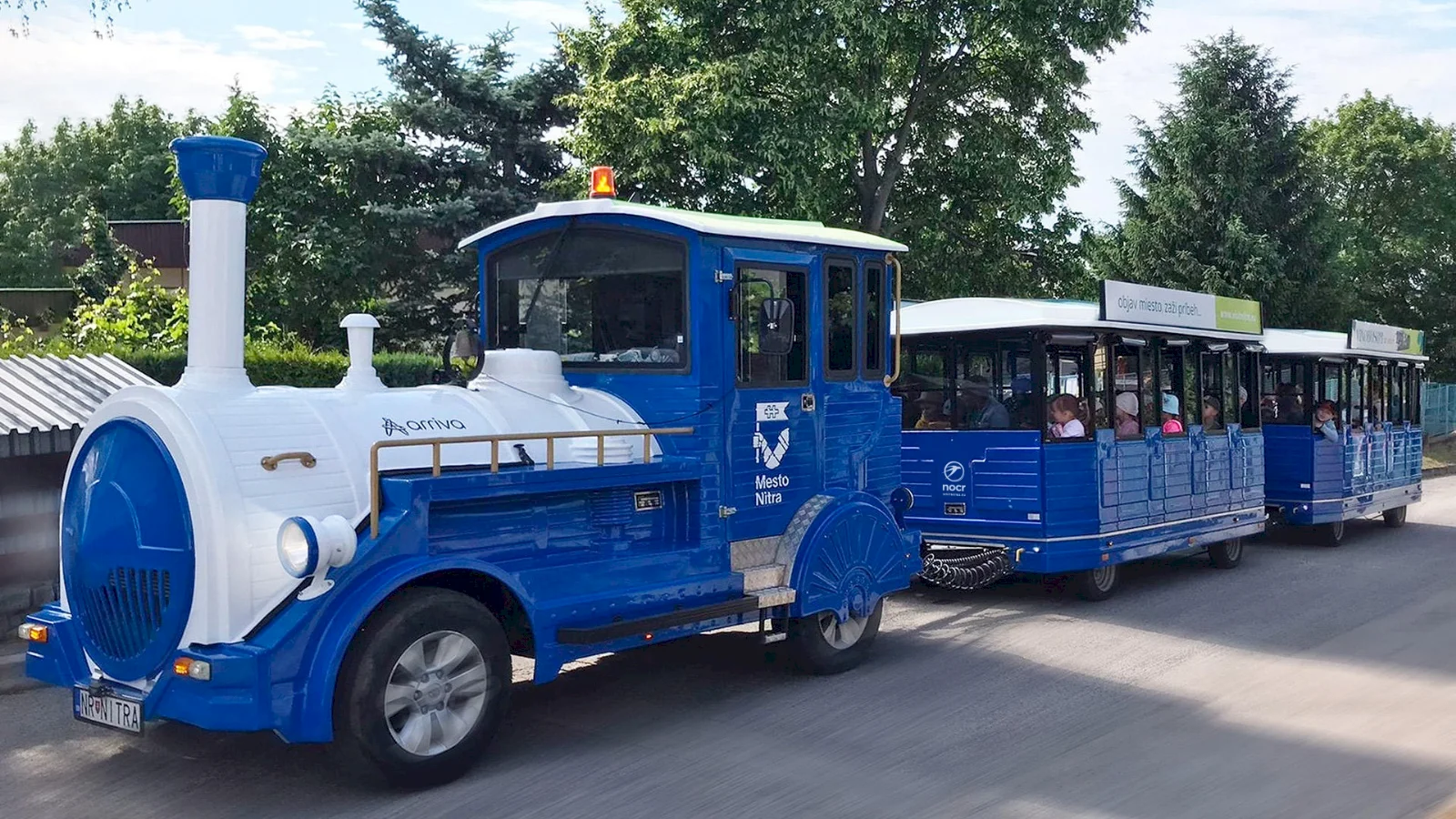Do ulíc Nitry sa vracia turistický vláčik, dopoludnia budú aj tento rok patriť školám