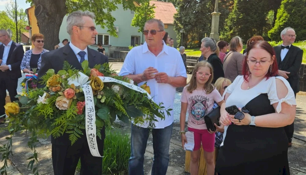 Družobné partnerstvo medzi Príbovcami a Hodslavicami pokračuje aj po desaťročiach