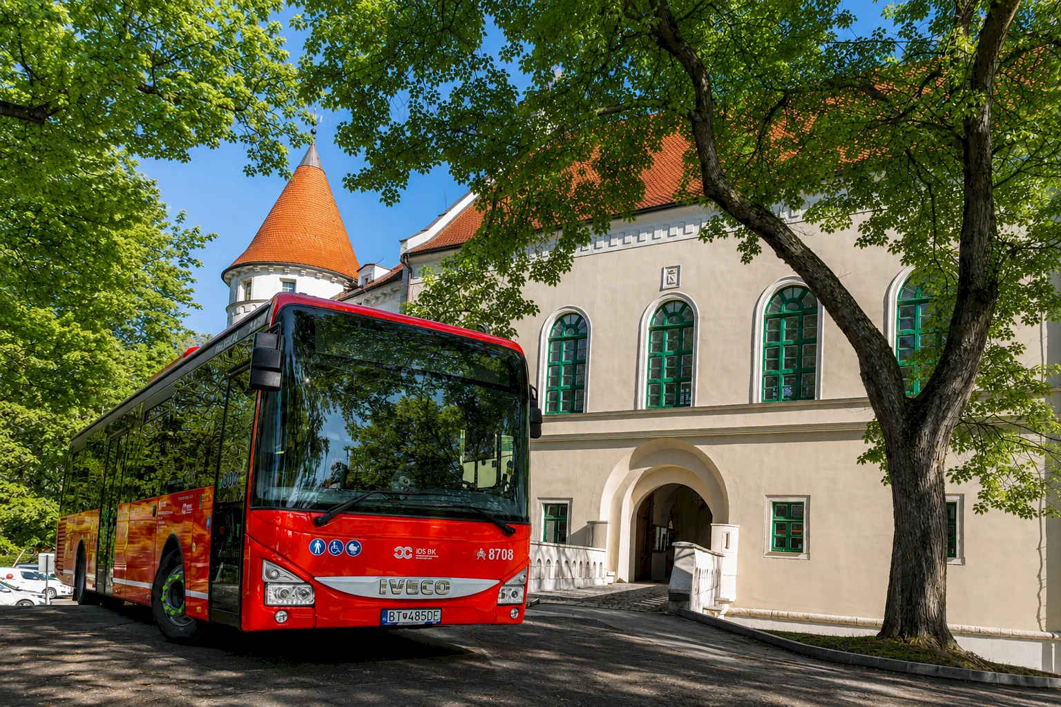 Návštevníkov obľúbeného festivalu VÍNO POD HVIEZDAMI odvezie posilová doprava ARRIVA