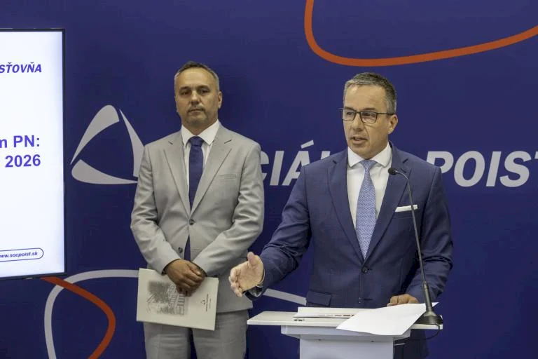 Boj Sociálnej poisťovne proti zneužívaniu sociálneho systému pokračuje: Úspory za I. polrok 2026 rastú, počet prípadov PN klesá