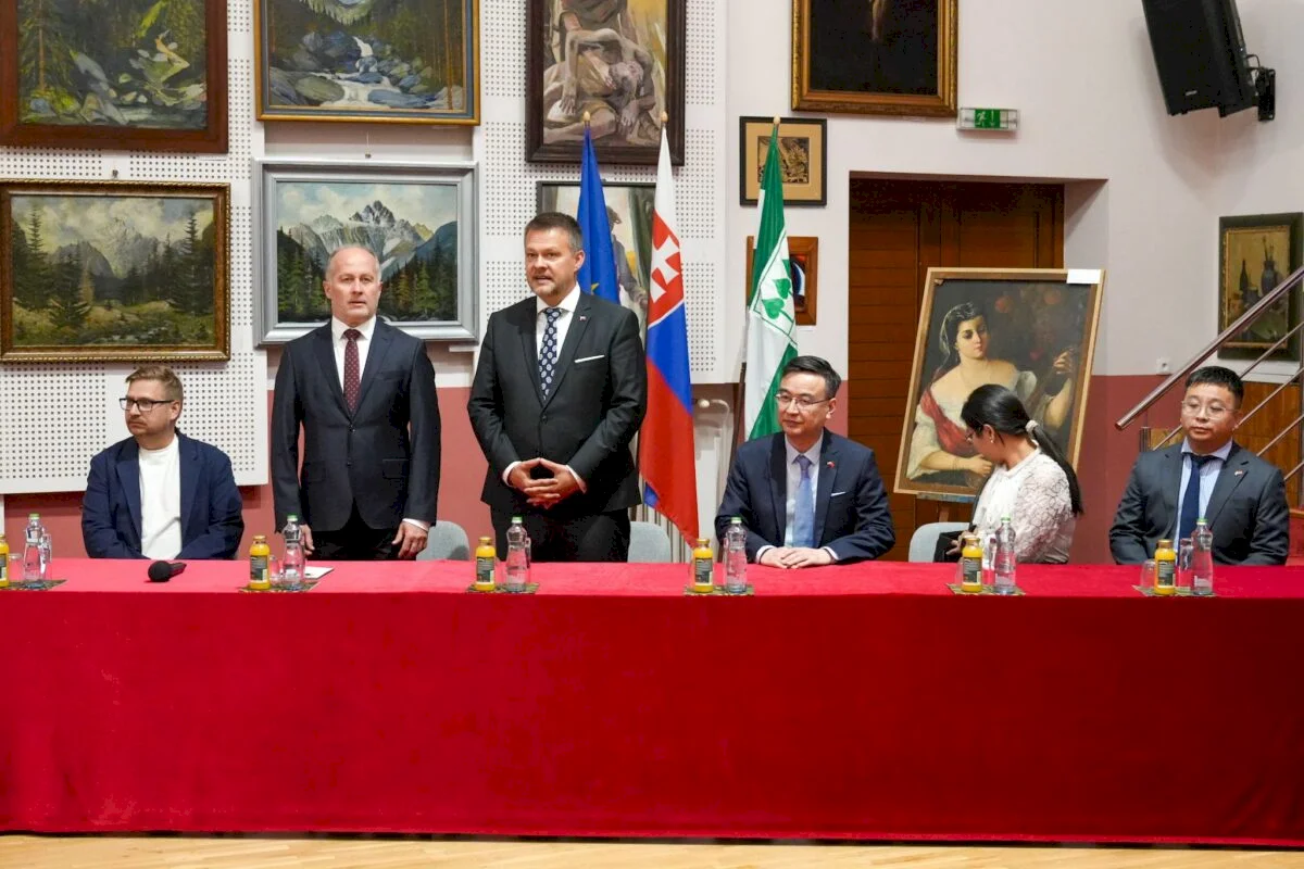 Rozvoj regiónov sa nedá robiť od stola v Bratislave - uviedol minister Migaľ na stretnutí v Lipanoch