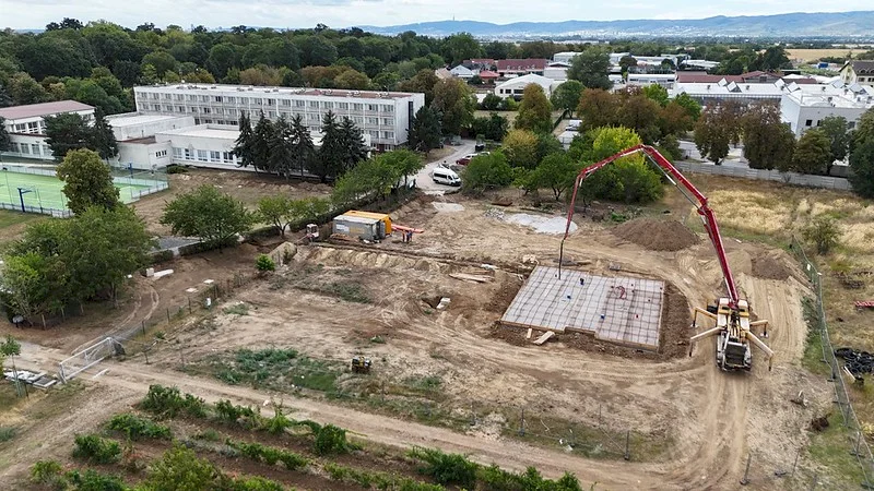Bratislavský kraj stavia v Bernolákove moderný výučbový sklenník s technológiami budúcnosti