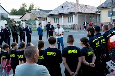 Minister vnútra odovzdal dobrovoľným hasičom v Košickom kraji novú zásahovú techniku