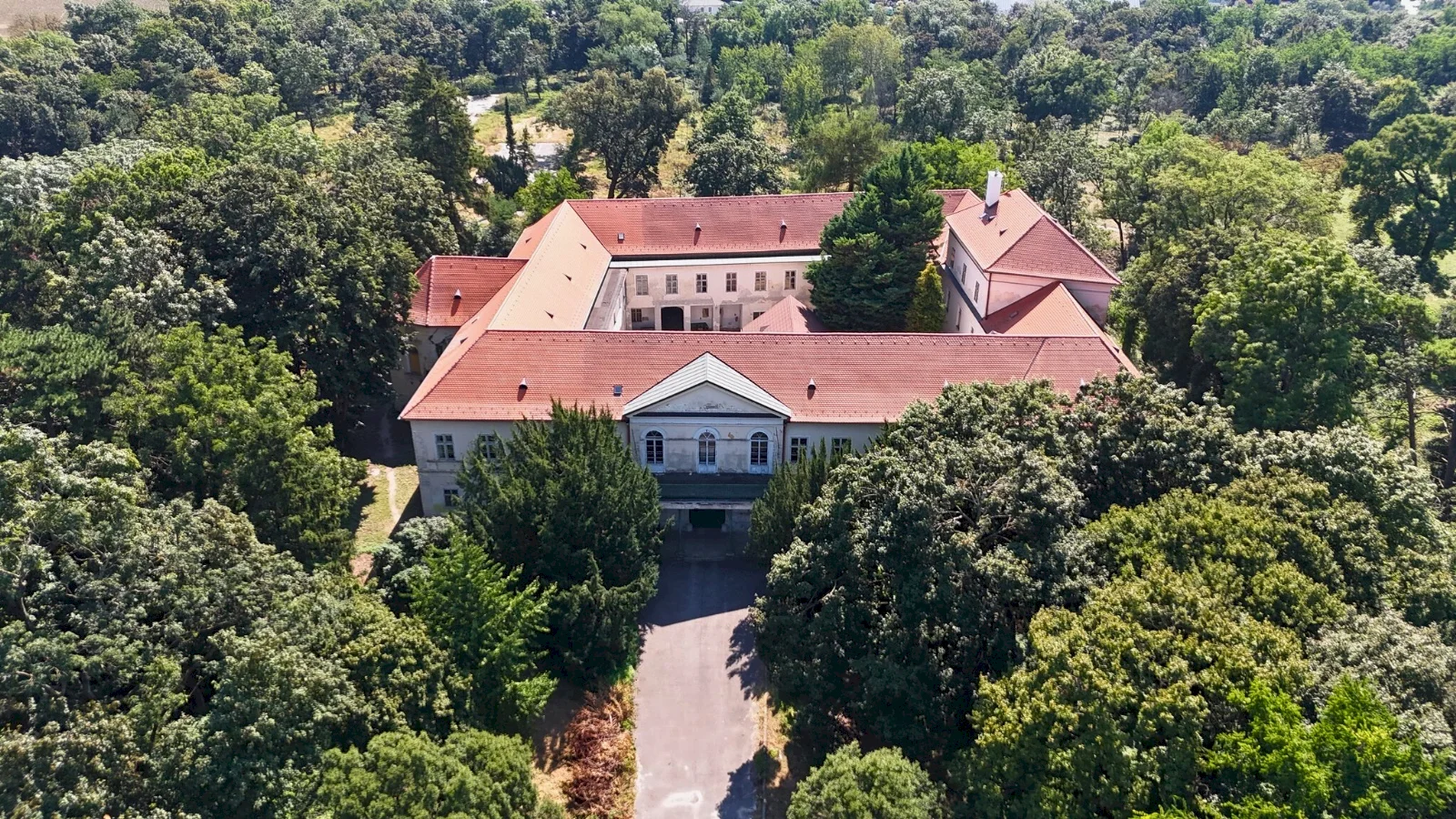 Historický park pri kaštieli v Malinove sa začiatkom októbra opäť otvorí verejnosti