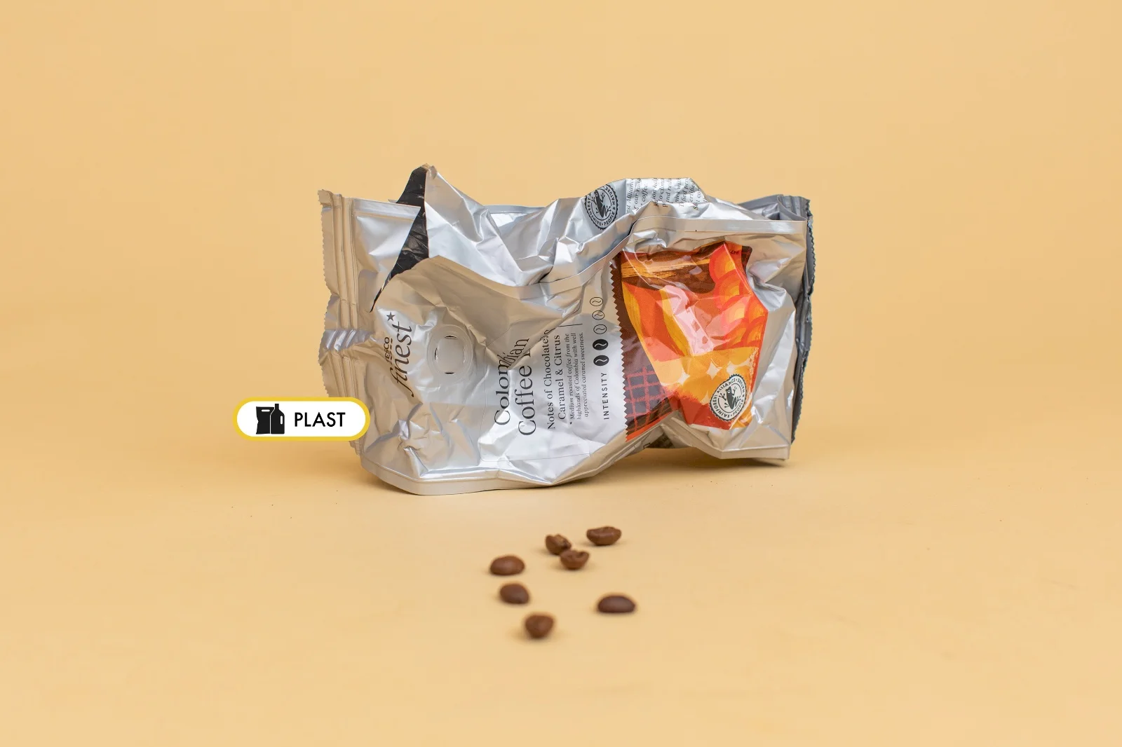 V priemere skonzumujeme 3,3 kg kávy ročne na osobu. Viete kam s obalmi z nej?