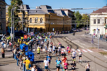 Košická župa fandila v nedeľu bežcom na 103. ročníku Medzinárodného maratónu mieru