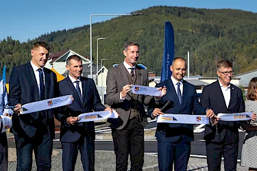 Obec Spišské Bystré má moderný a bezpečný kruhový objazd za takmer milión eur