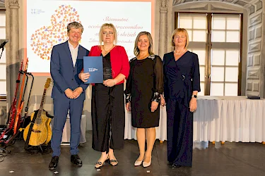 ŽSK ocenil výnimočných pracovníkov sociálnych služieb. Krištáľové srdce si prevzalo 63 osobností