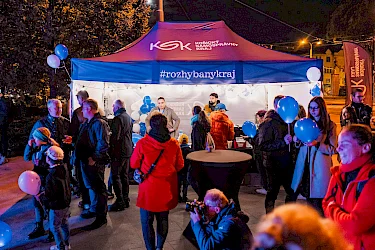 300 dronov a projekcia na „žltom dome“: Aj Úrad KSK sa zapojí do podujatia Biela noc 2026