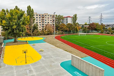Gymnázium Ivana Horvátha v bratislavskom Ružinove má moderný športový areál