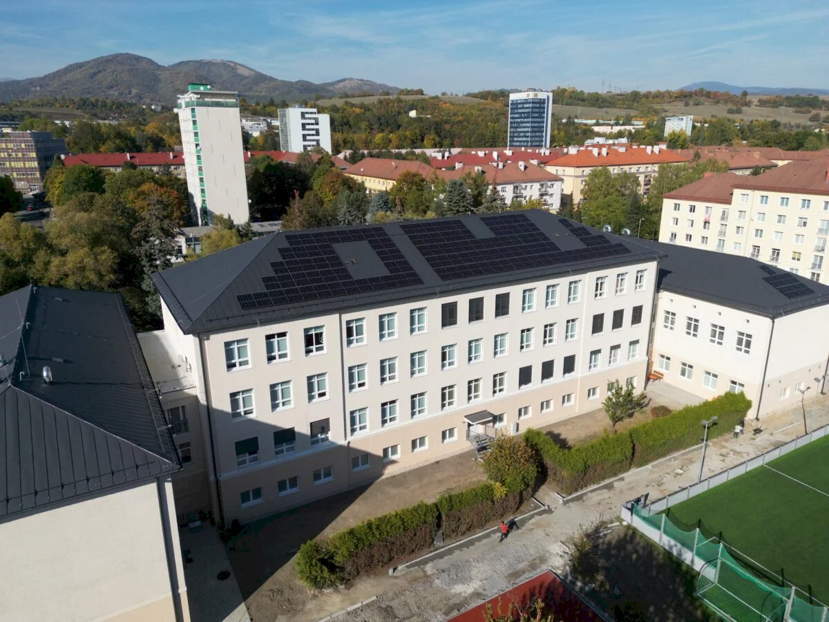 Mesto Banská Bystrica komplexne obnovilo ZŠ Slovenského národného povstania za viac ako 4 mil. eur